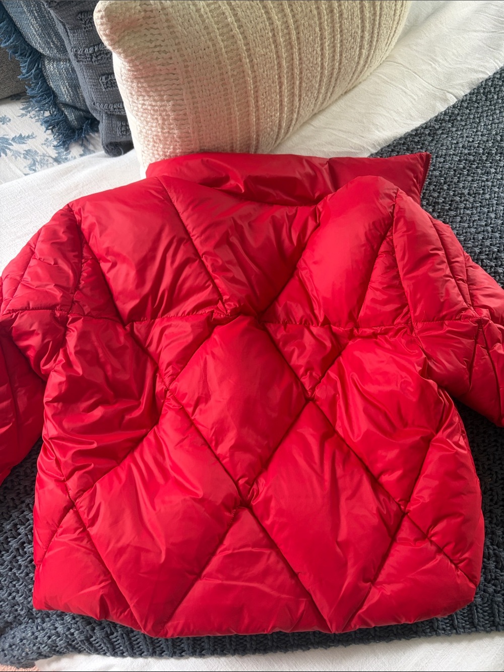 Rails red puffer - Picture 3 of 3